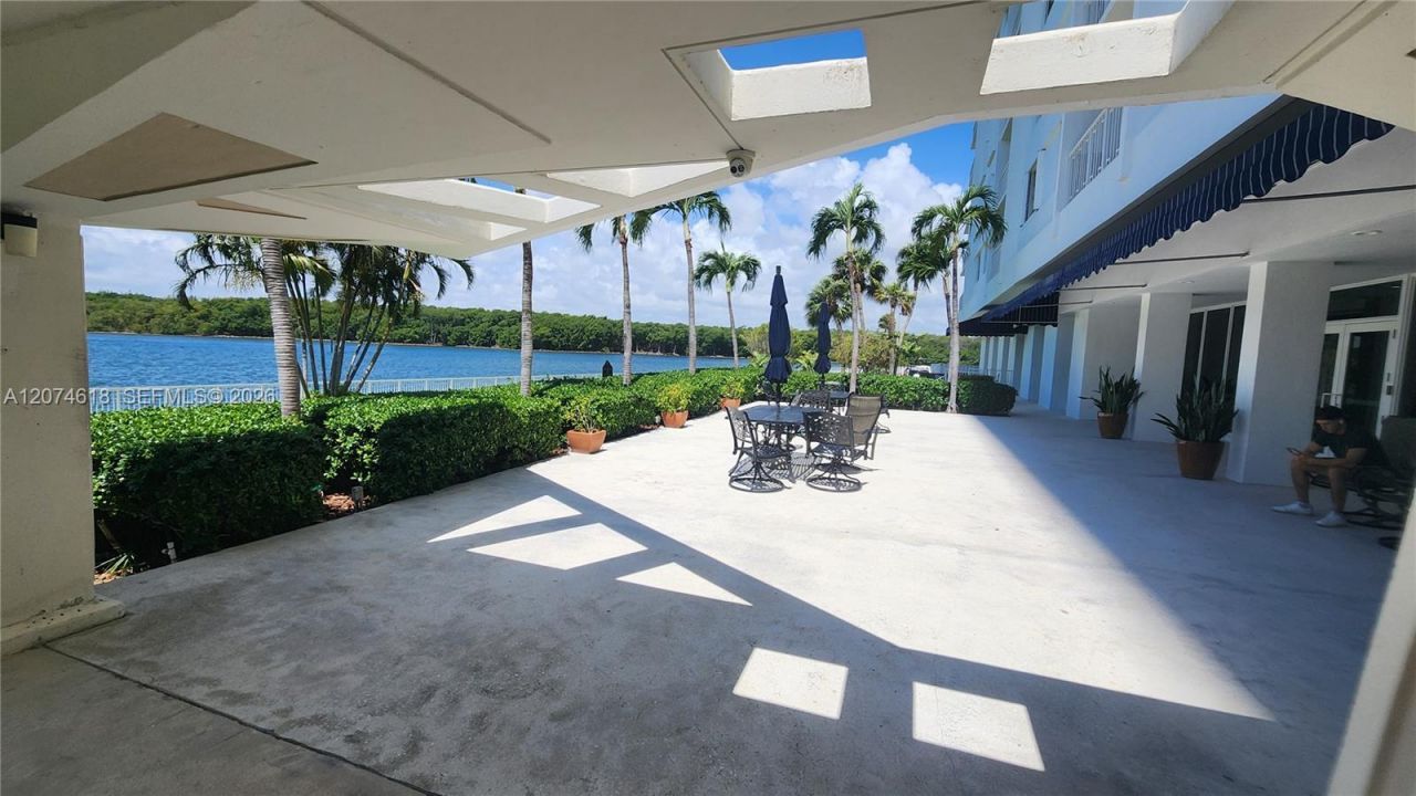 500 Bayview Dr , Unit 1725, Sunny Isles Beach, FL 33160 Photo