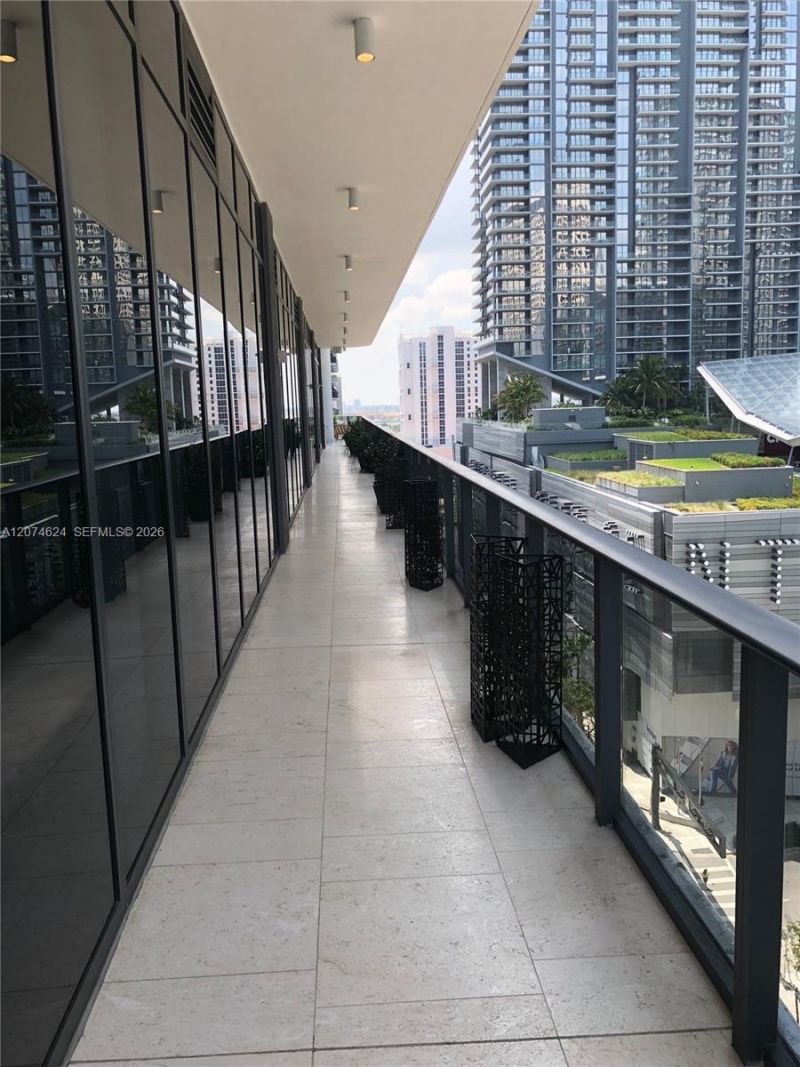 801 S Miami Ave , Unit 4905, Miami, FL 33130 Photo