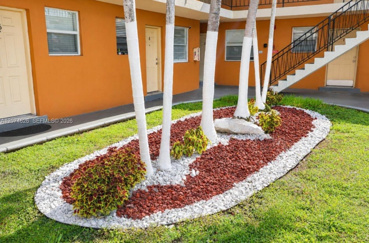 1235 W 66th St , Unit 11, Hialeah, FL 33012 Photo