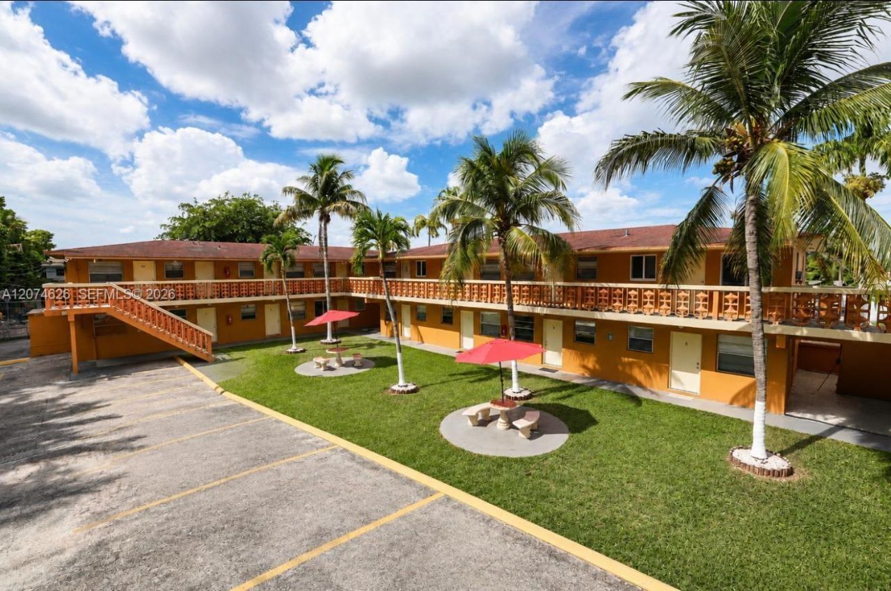 1235 W 66th St , Unit 11, Hialeah, FL 33012 Photo
