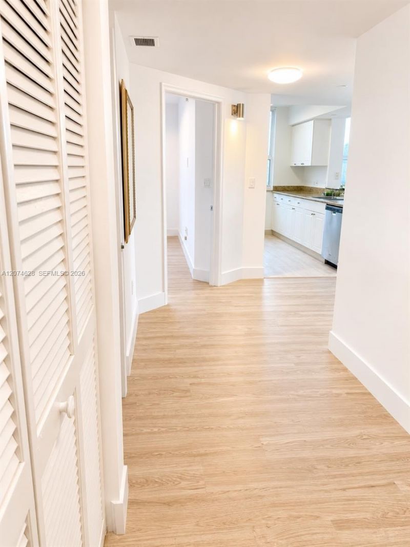 19501 W Country Club Dr, Unit 408, Aventura, FL 33180 Photo