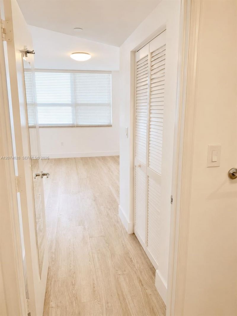 19501 W Country Club Dr, Unit 408, Aventura, FL 33180 Photo