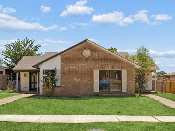 6051 Dooley Drive, The Colony, TX 75056