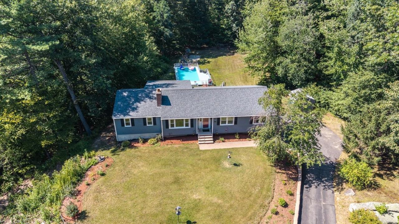 10 Mayflower Drive, Londonderry, NH 03053 Main Photo