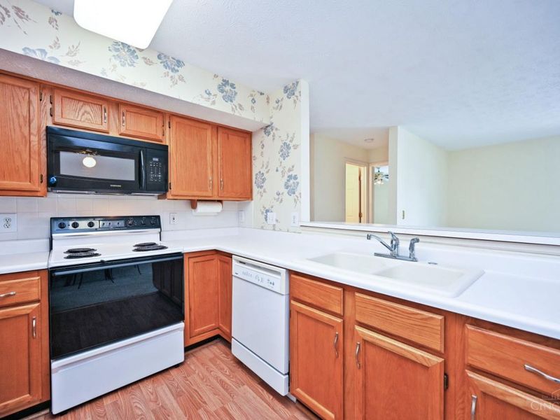 552 Aspen Glen Drive, Unit 905, Union Township, OH 45244 Photo 12