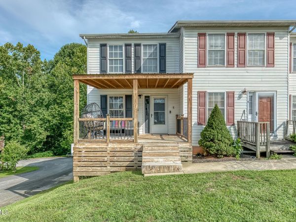 235 Hunter Hills Circle, Unit Apt 5, Bristol, TN 37620