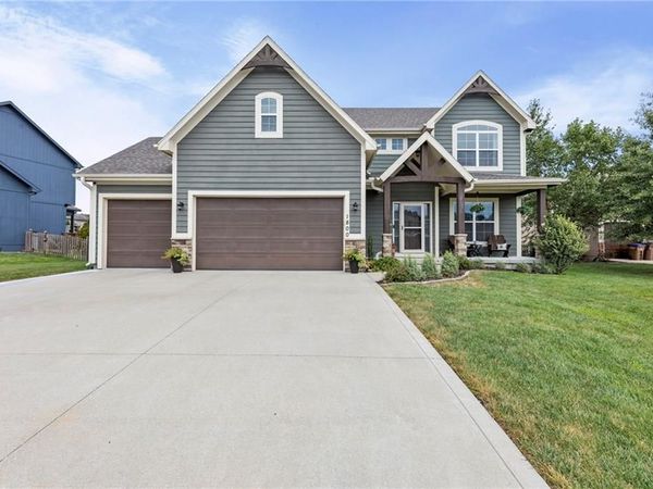 1800 Knoll Creek Lane, Raymore, MO 64083