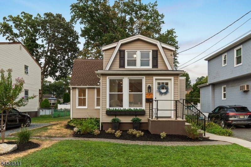 180 Cutter Ave, Woodbridge, NJ 08863 Main Photo