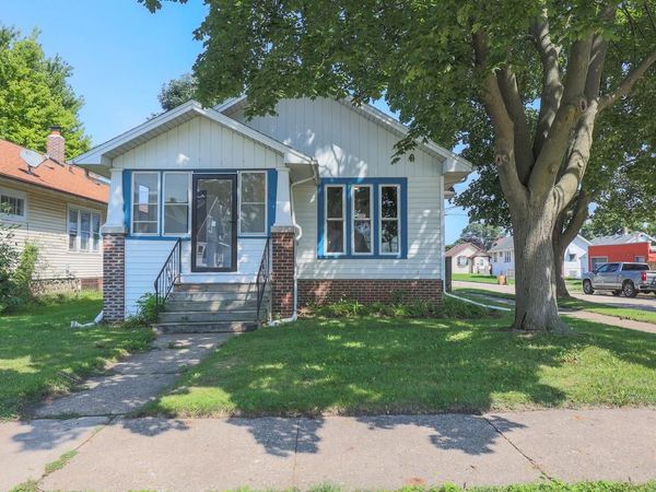 7215 32nd AVENUE, Kenosha, WI 53142