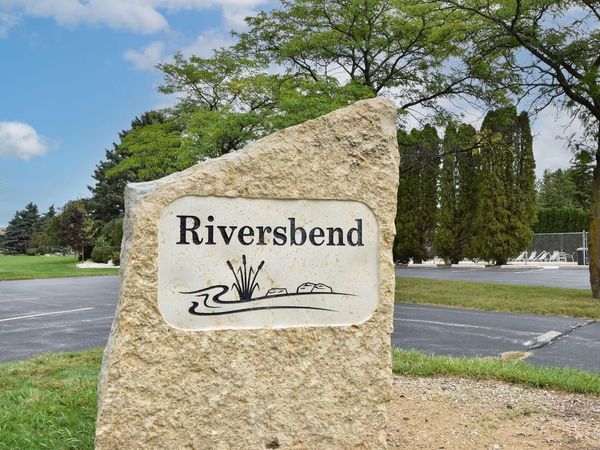 W177N9765 Riversbend CIRCLE E, Germantown, WI 53022
