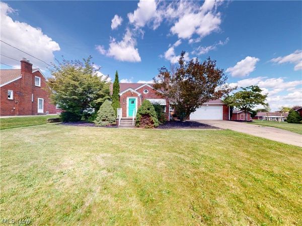 615 Edison Street , Struthers, OH 44471