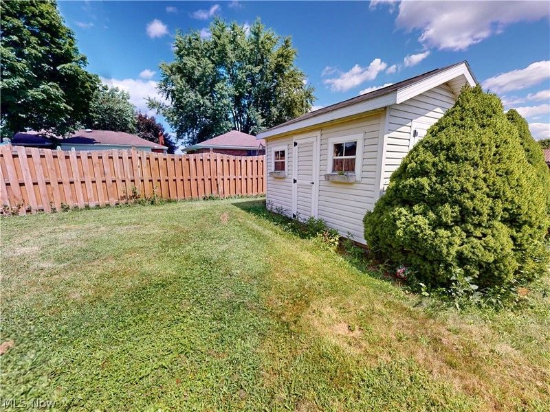 615 Edison Street , Struthers, OH 44471 Photo 19