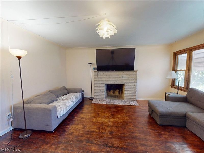 615 Edison Street , Struthers, OH 44471 Photo 2