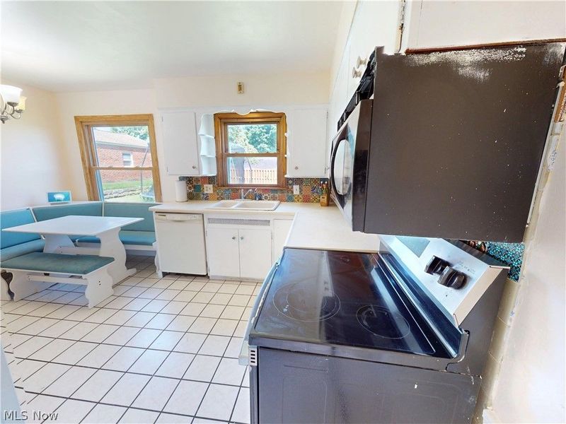 615 Edison Street , Struthers, OH 44471 Photo 8