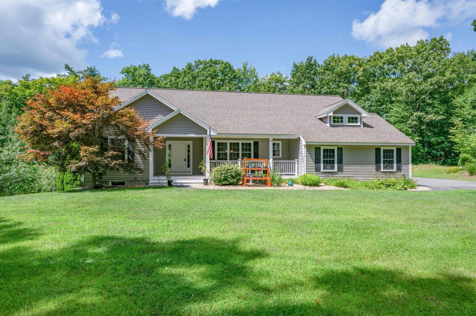 1 Charles Way, Hollis, NH 03049 Main Photo