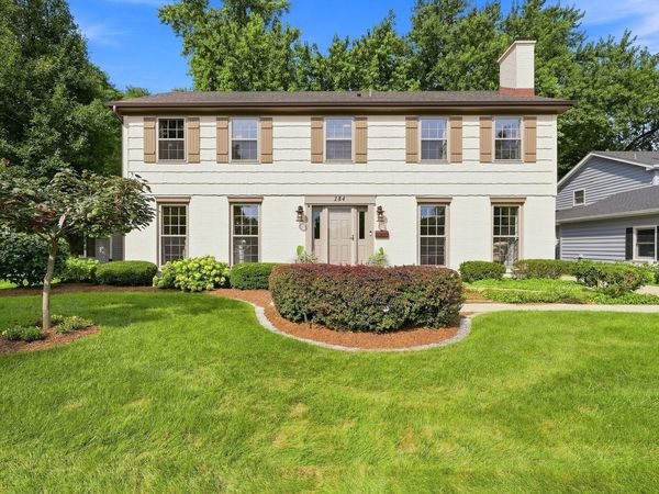 184 Spring Avenue , Glen Ellyn, IL 60137