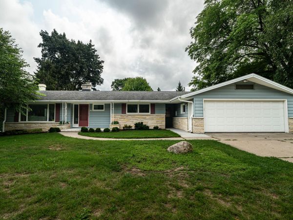 805 W Decorah Rd, West Bend, WI 53095