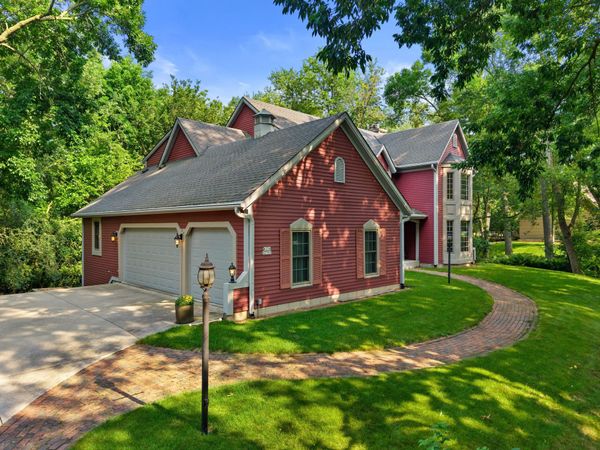 W278N2760 Rocky Point Rd, Pewaukee, WI 53072