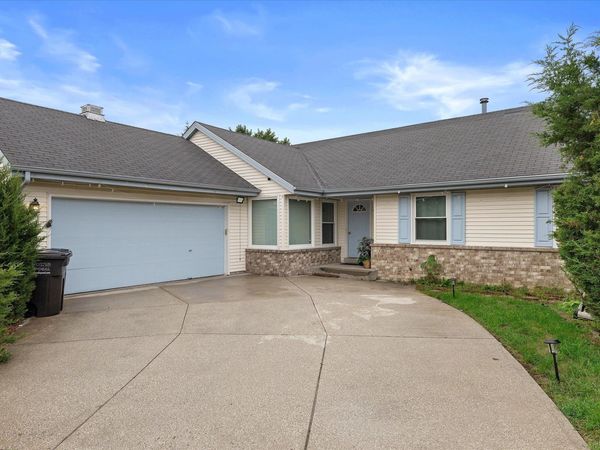 4102 W Minnesota Ct, Franklin, WI 53132