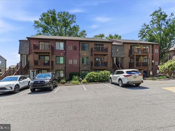 5200 HILLTOP DRIVE, Unit B-22, BROOKHAVEN, PA 19015
