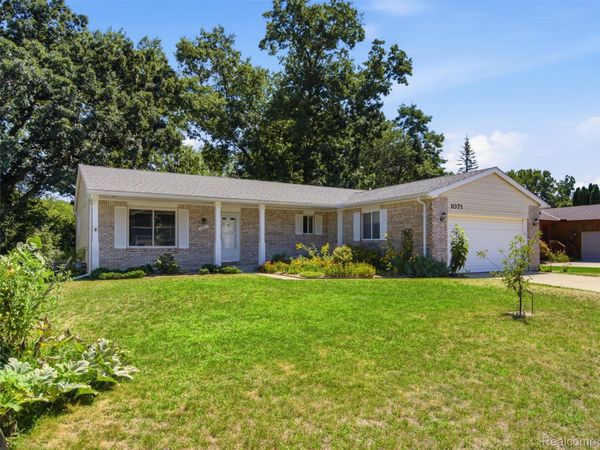 1071 Meadowlark Drive, Waterford Township, Mi 48327