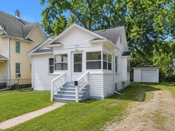 1314 Clinton Avenue, Kalamazoo, MI 49001