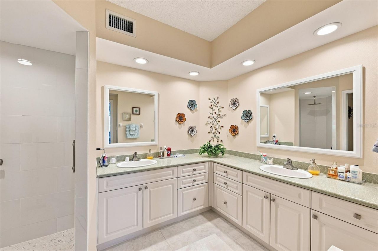 6450 Shoreline Drive , Unit 9306, Seminole, FL 33708 Photo