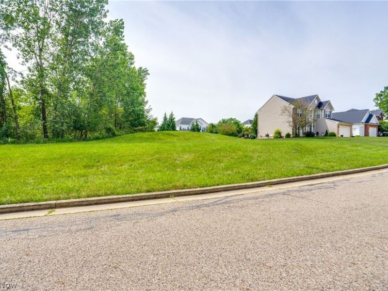 308 52nd Street NW, Canton, OH 44709 Photo 3