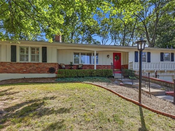 211 W 104th Terrace, Kansas City, MO 64114