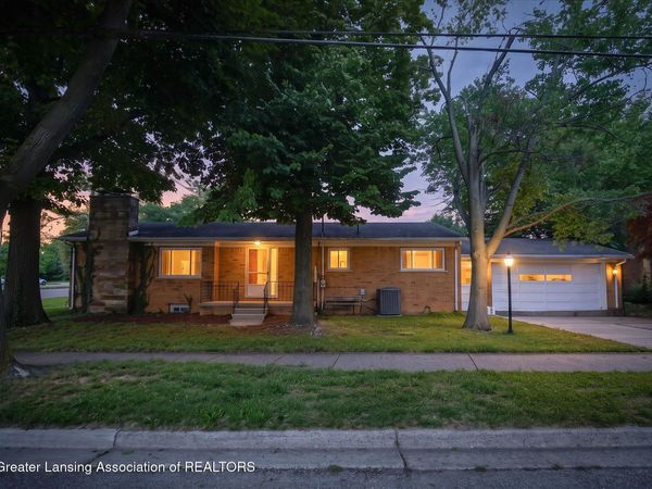 830 Newton Street, Lansing, MI 48912