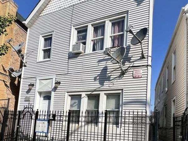 5714 W Grand Avenue , Unit 2R, Chicago, IL 60639