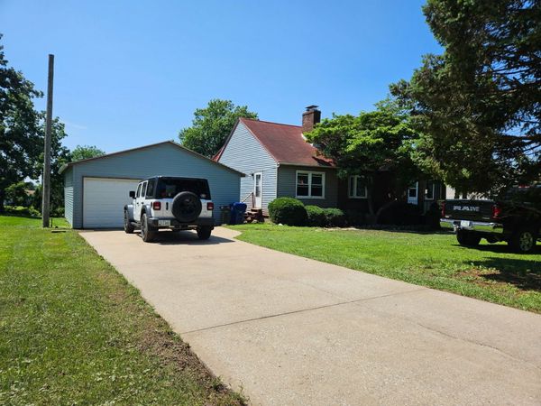 1517 W Kimberly Road , Davenport, IA 52806