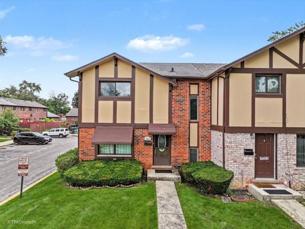 1S291 Michigan Avenue , Villa Park, IL 60181