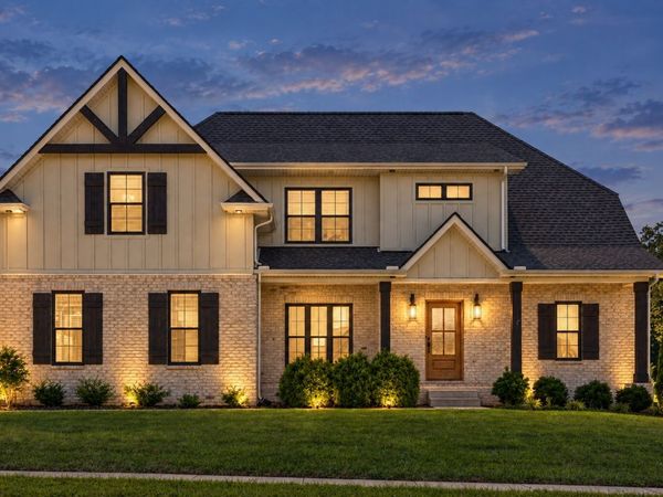 104 Sawyer Ct, Clarksville, TN 37043