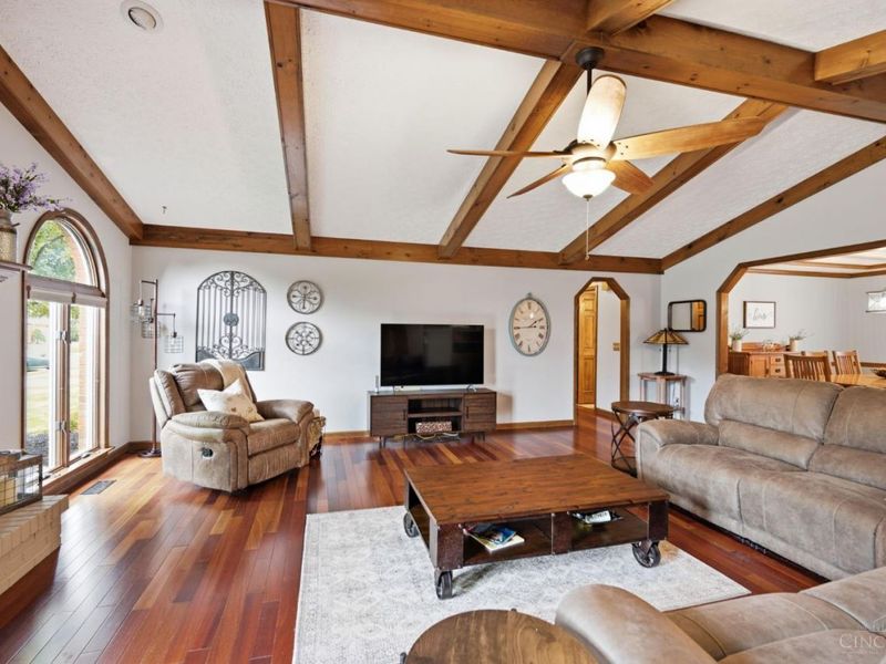 5597 Monica Drive, Fairfield, OH 45014 Photo 2