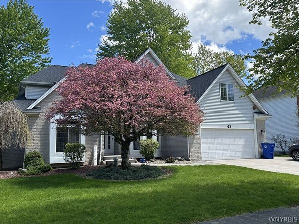 43 E Pinelake Drive , Amherst, NY 14221