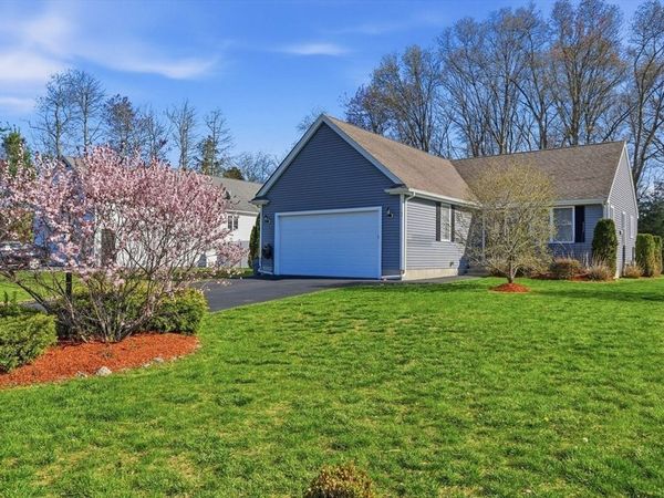 943 Stonegate Lndg, Dighton, MA 02764