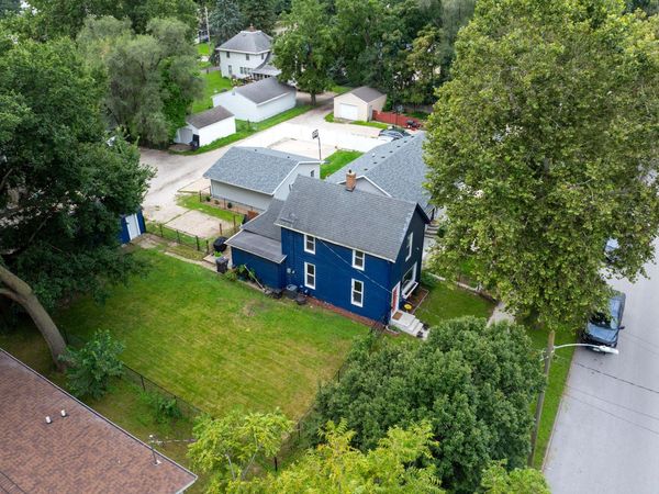 1913 E Walnut Street, Des Moines, IA 50316