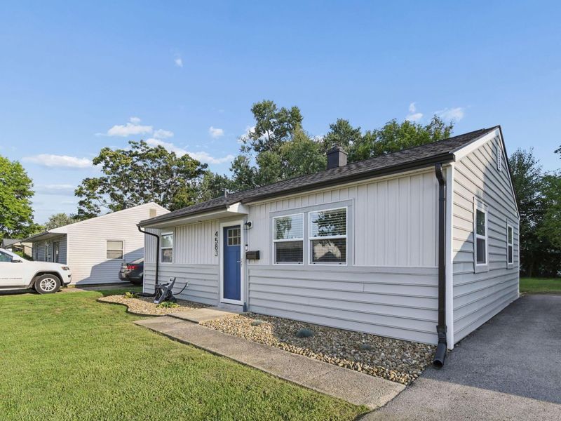 4583 Saint Anthony Lane, Columbus, OH 43213 Photo 3
