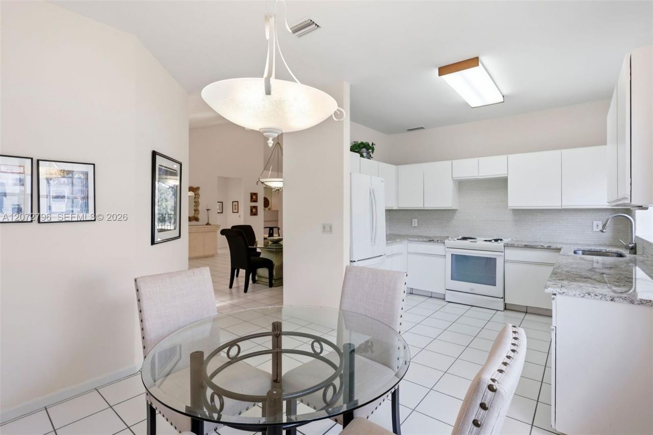 11594 Briarwood Cir , Unit 4, Boynton Beach, FL 33437 Photo