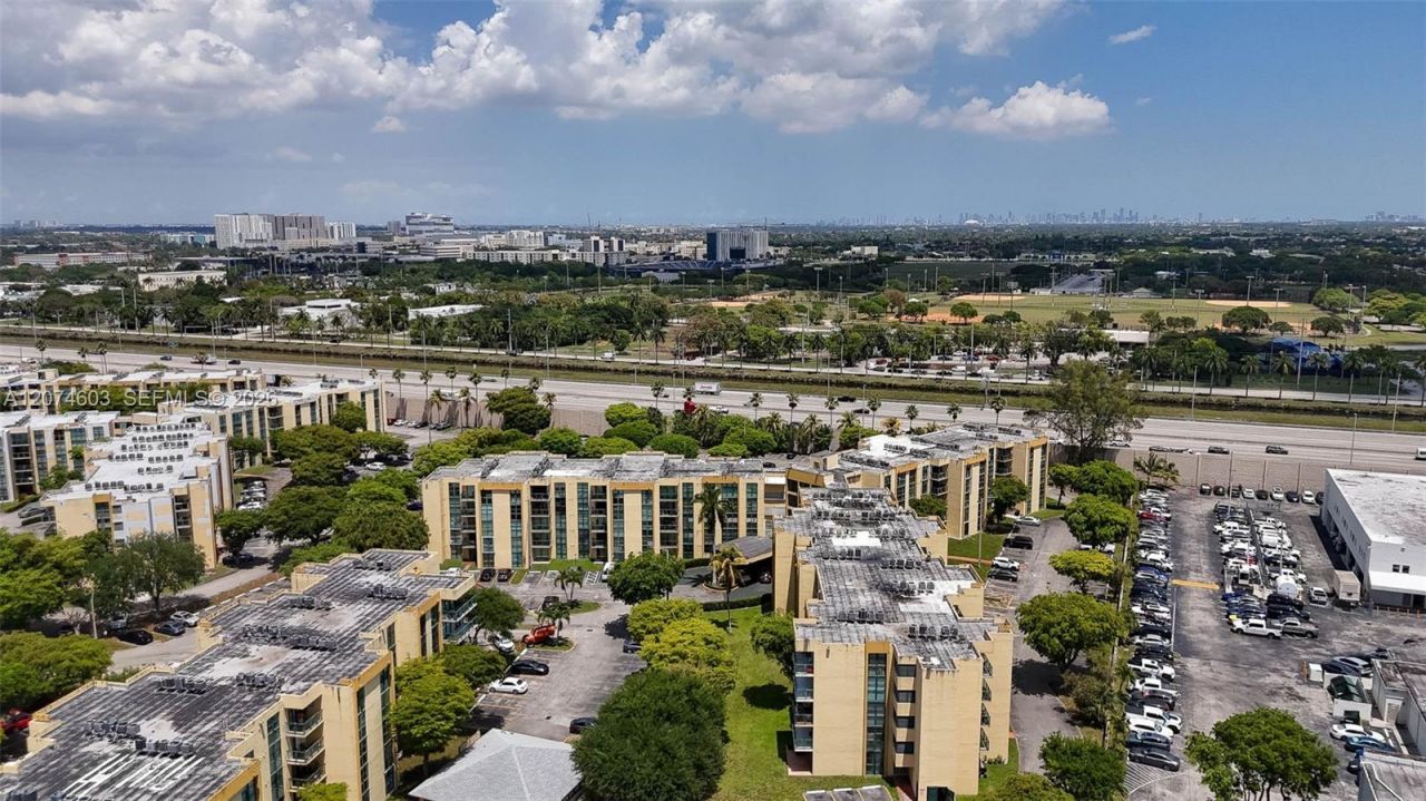 11790 SW 18th St , Unit 524-3, Miami, FL 33175 Photo