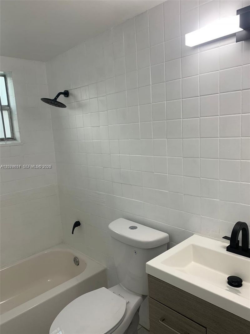 8295 NE Miami Ct , Unit 1, Miami, FL 33138 Photo