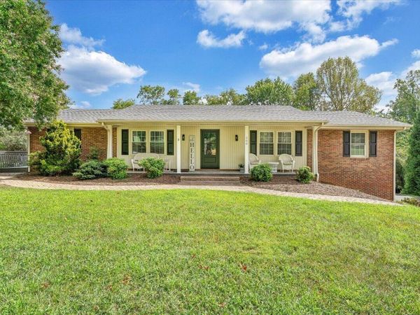500 Diamond RD, Salem, VA 24153
