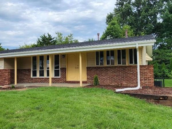 2012 Ottkamp Drive , St Louis, MO 63136