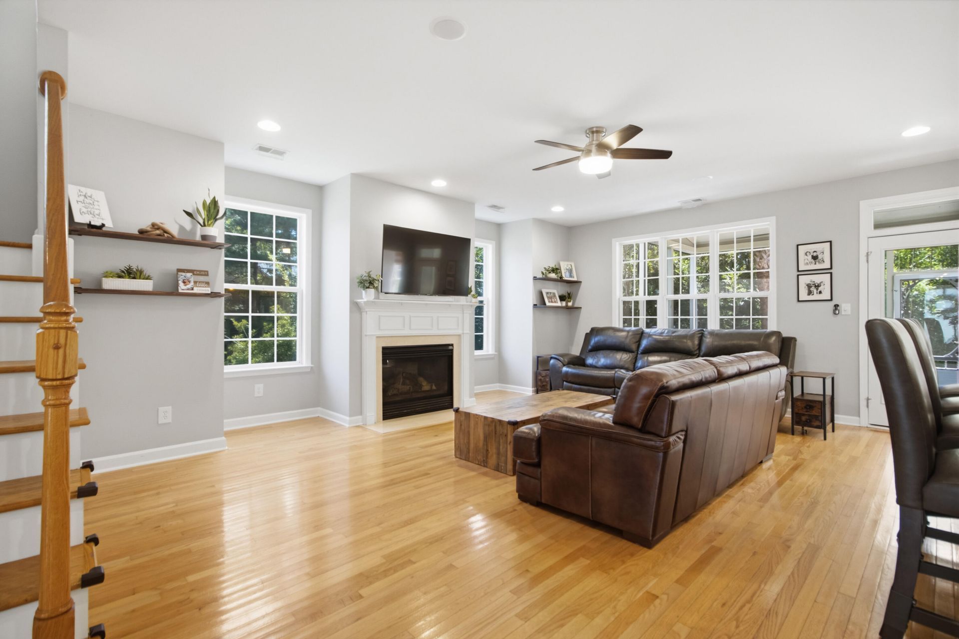 3144 Treadwell Street Photo 11