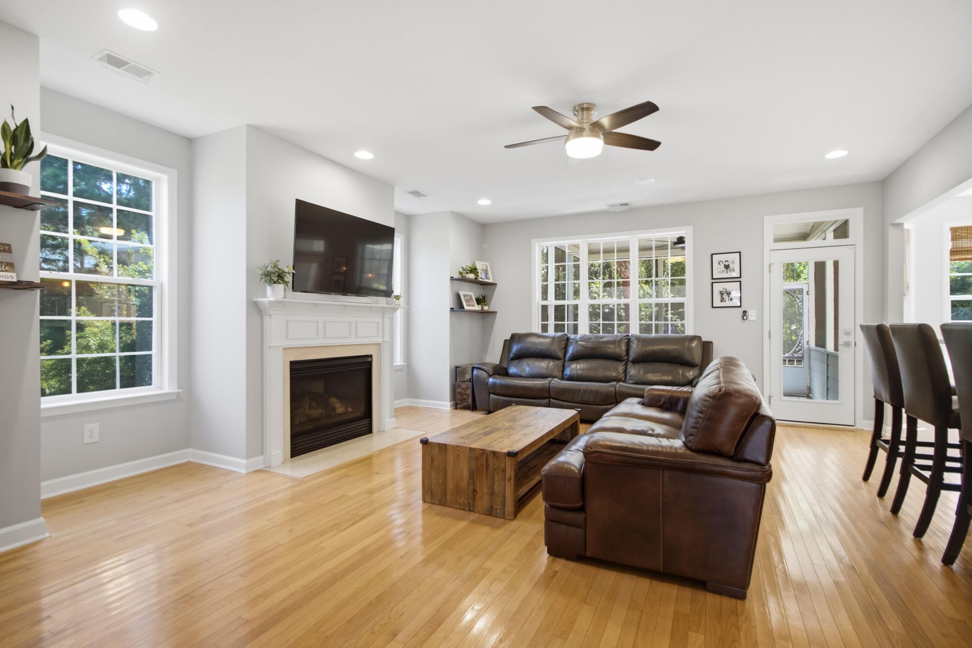 3144 Treadwell Street Photo 12