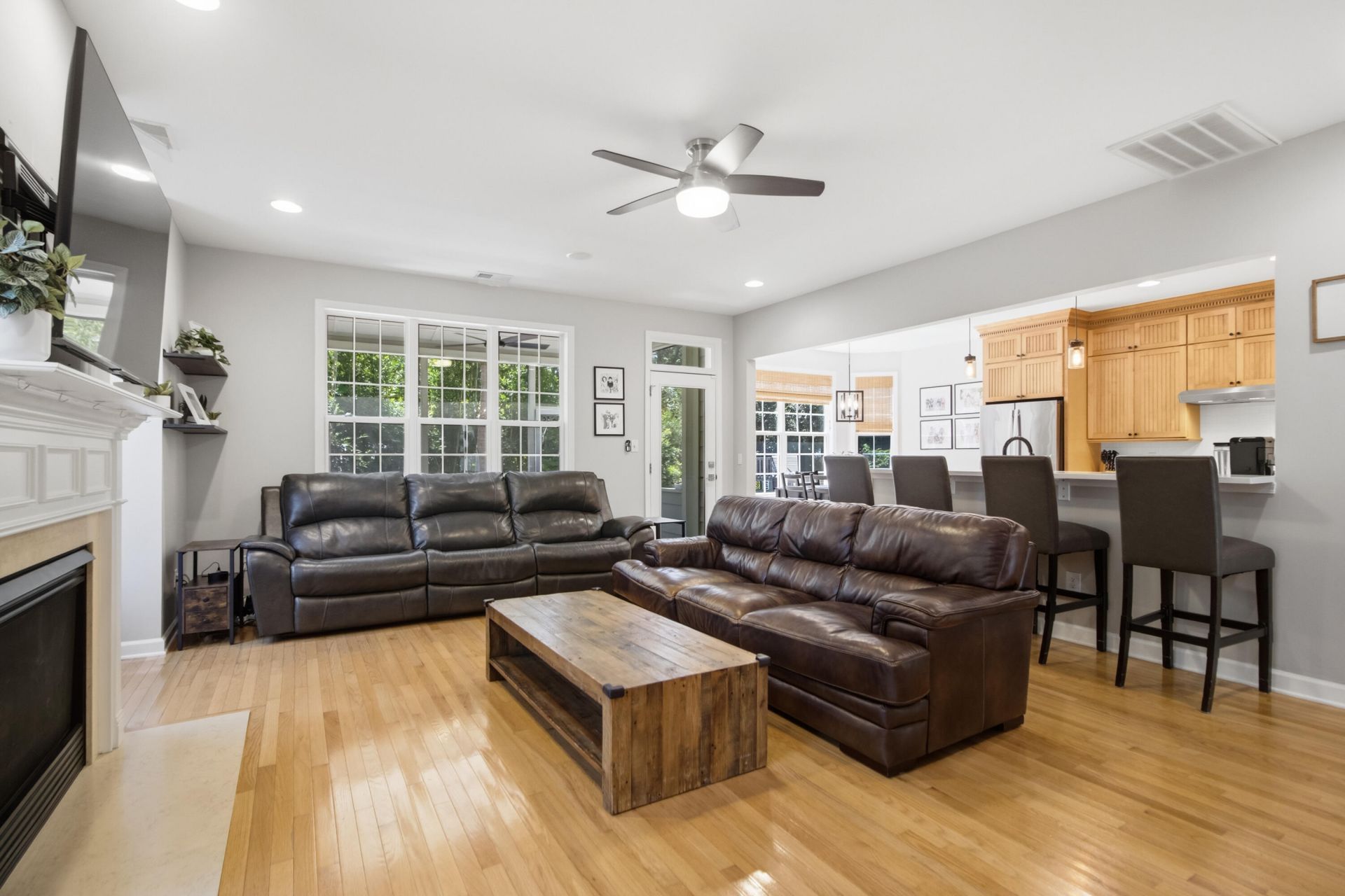 3144 Treadwell Street Photo 13