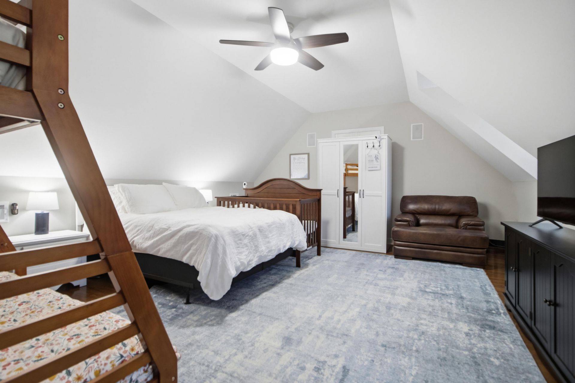 3144 Treadwell Street Photo 36