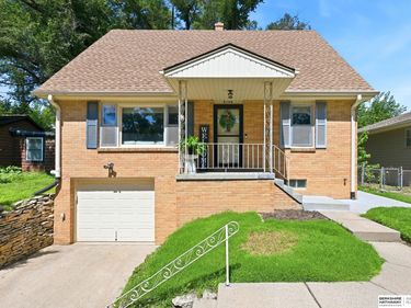 5158 Pierce Street, Omaha, NE 68106