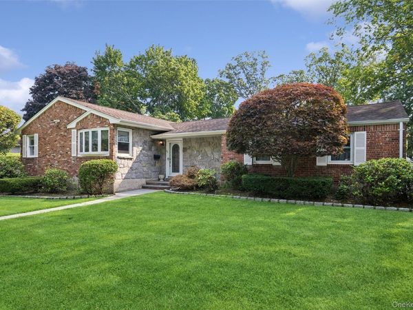 35 Cherrywood Drive , East Northport, NY 11731